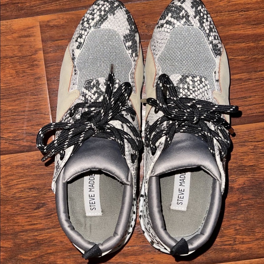 steve madden cliff snakeskin shoes !!